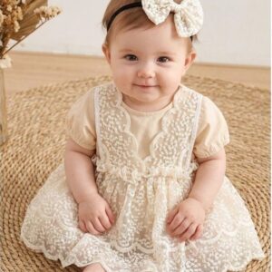 VESTIDO ENCAJE BEIGE CON DIADEMA