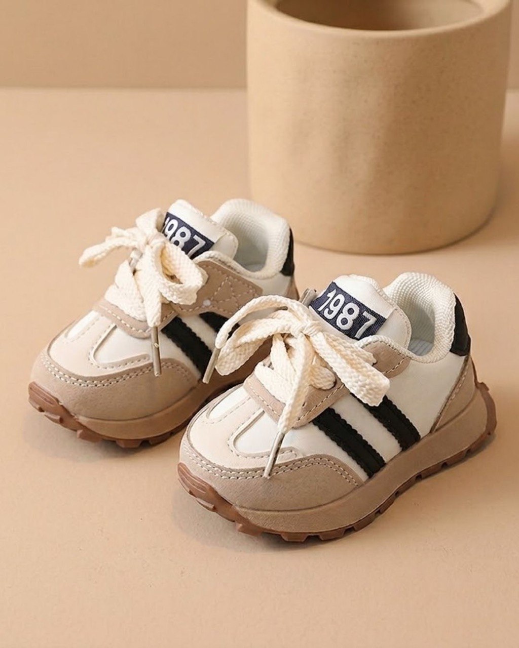 TENIS 1987 CON VELCRO Y CORDÓN SUELA ERGONOMICA